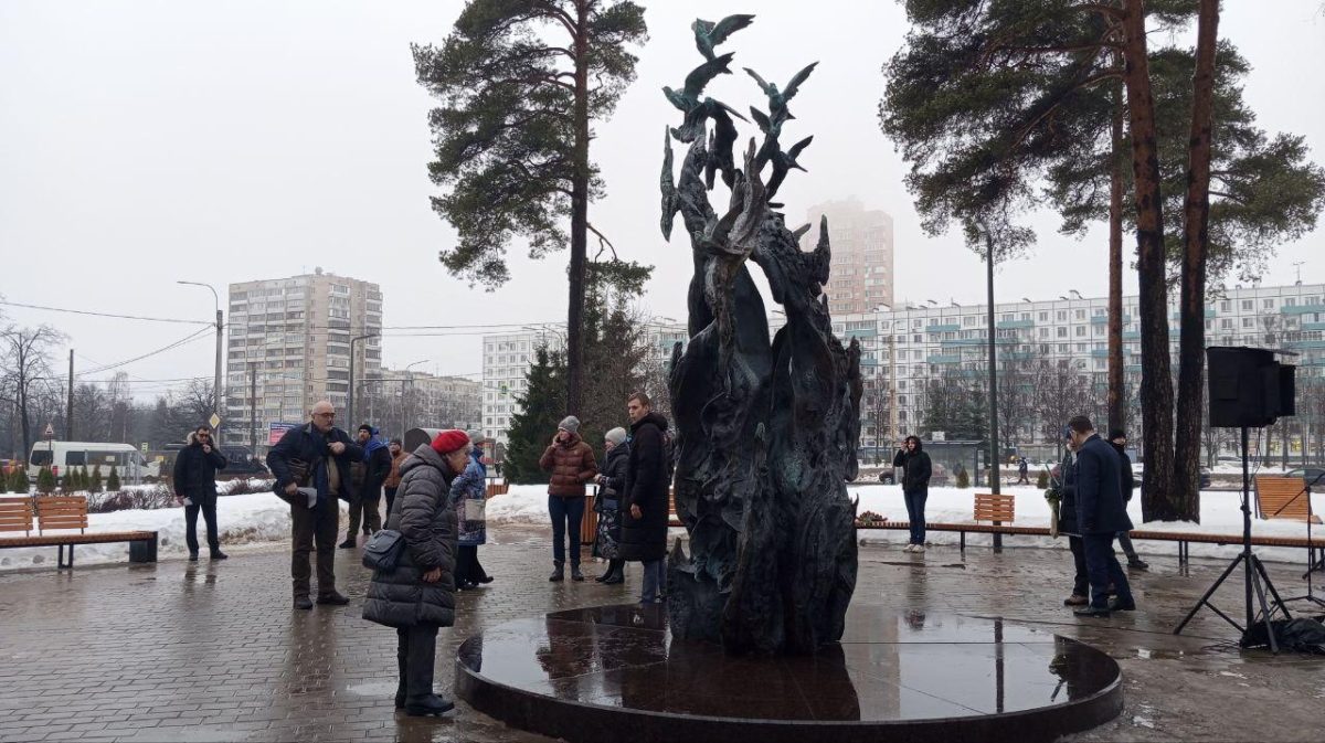 В Санкт-Петербурге открыли памятник погибшим от коронавируса